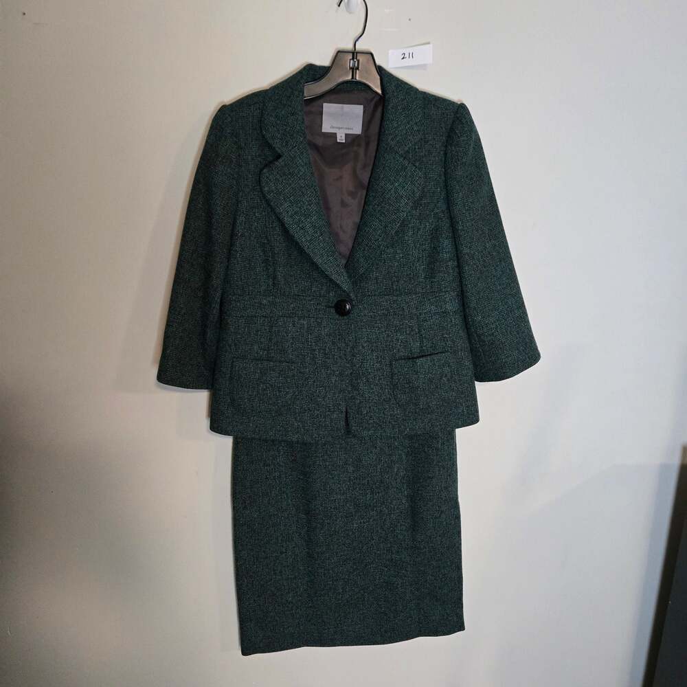 Classiques Entier Women's Textured Tweed Jacket and Skirt Suit Set